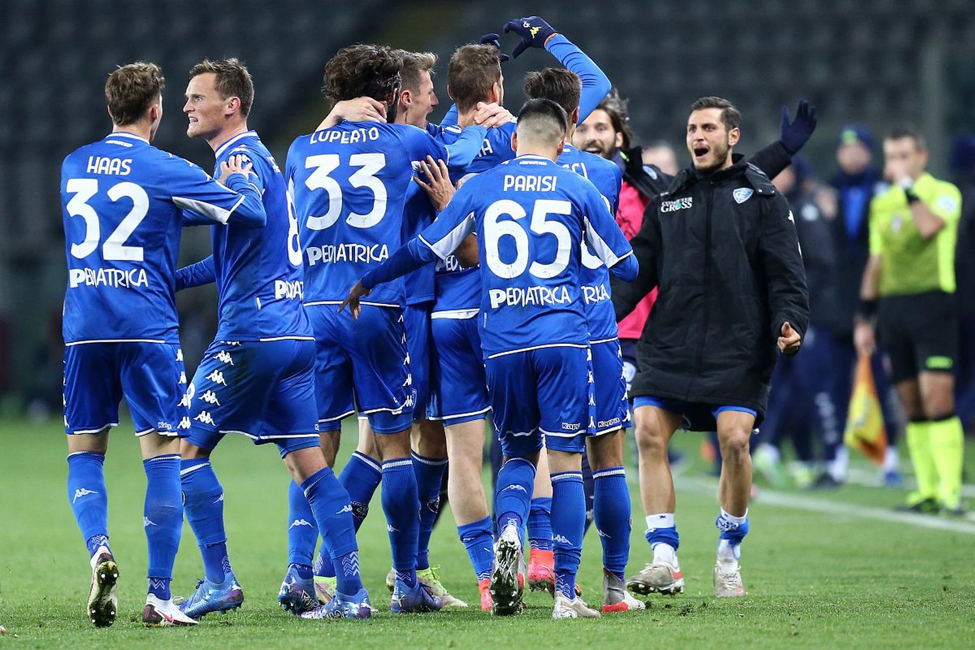 中场阵容已 中场阵容已